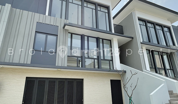 Rumah Mewah 3 Lantai, Lakewood Navapark di Bsd, Termurah 