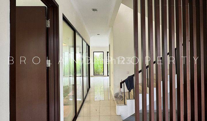 Rumah 2 Lantai Tipe 12 di Bsd City, Divena Avani. Harga Siap Nego 2