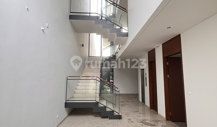 Rumah, 3 Lantai, Siap Huni Clstr Lyndon Navapark di BSD City. Kawasan Termewah! 2