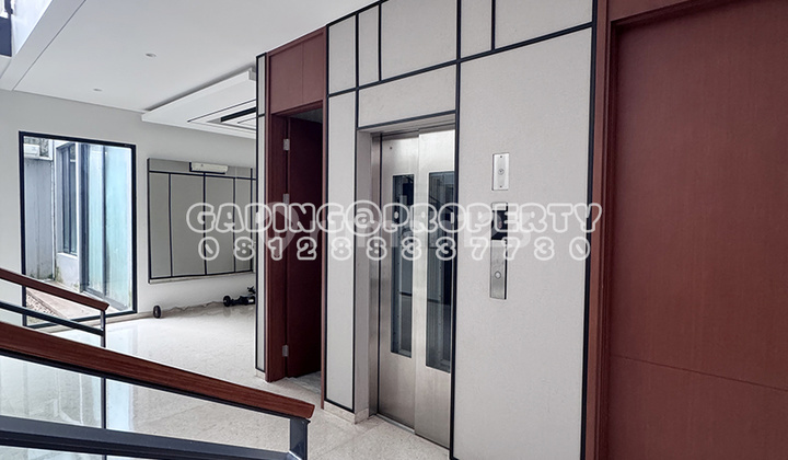 rumah mewah 3 lantai.. cakep!! lyndon navapark di bsd city. pool private. rumah mewah 3 lantai.. cakep!! lyndon navapark di bsd city. pool private.