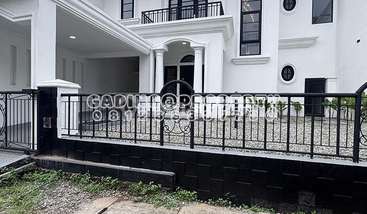 Muraaahh!!! Rumah 2 Lantai SHM, Perum Puspita Loka di Bsd City, Harga Nego!