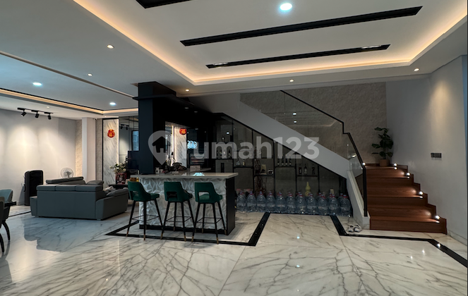 Rumah Mewah 2.5 Lantai. Renovasi Full Interior Design. Clstr Goldfinch The Springs, Summarecon 2