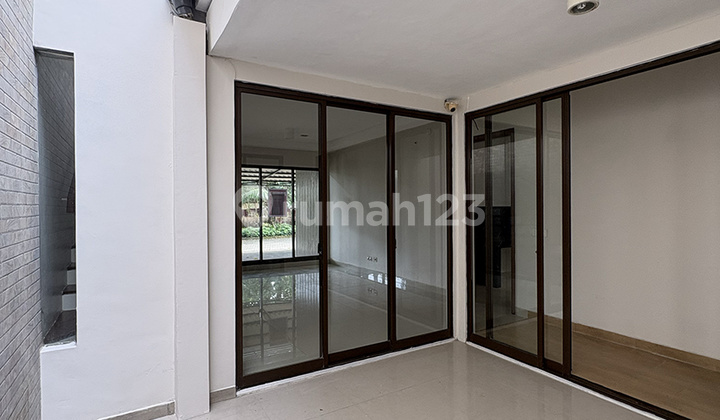 House, 2 Floors, SHM Cluster De Naara De Park in BSD. Negotiable Until Deal