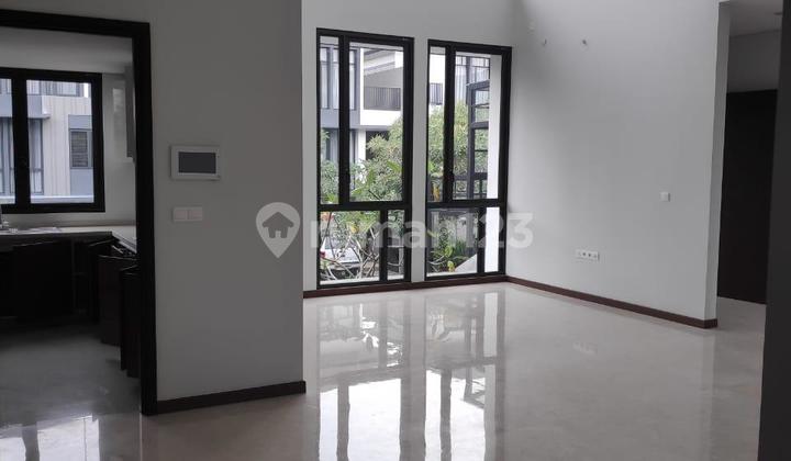 Rumah Mewah 3 Lantai. Lakewood Navapark di Bsd City. Harga Nego.