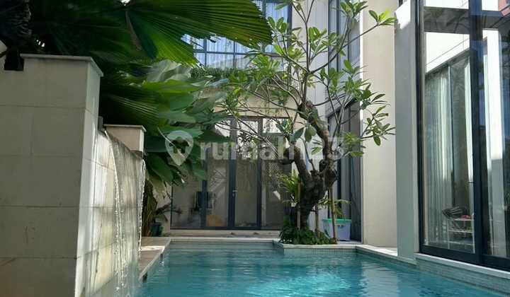 Rumah Mewah 3 Lantai, Clstr Lancewood Navapark - Bsd, Ada Pool! Rumah Mewah 3 Lantai, Clstr Lancewood Navapark - Bsd, Ada Pool!