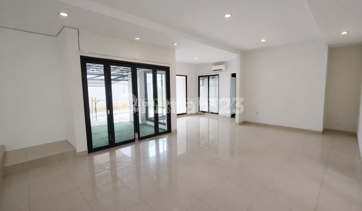 Rumah 3 Lantai. Cluster Heliconia - De Park di Bsd City. Nego Sampai Deal. 2