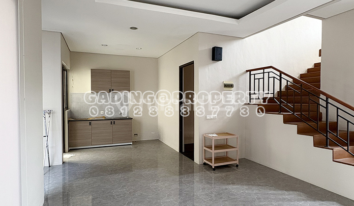 Rumah 2 Lantai SHM. Clstr Mayfield Greenwich Park di Bsd. Sudah Renovasi. 2