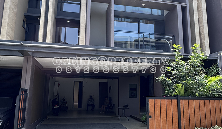 jual cepat! rumah mewah 3 lantai the zora kanade di bsd, ada lift. jual cepat! rumah mewah 3 lantai the zora kanade di bsd, ada lift.