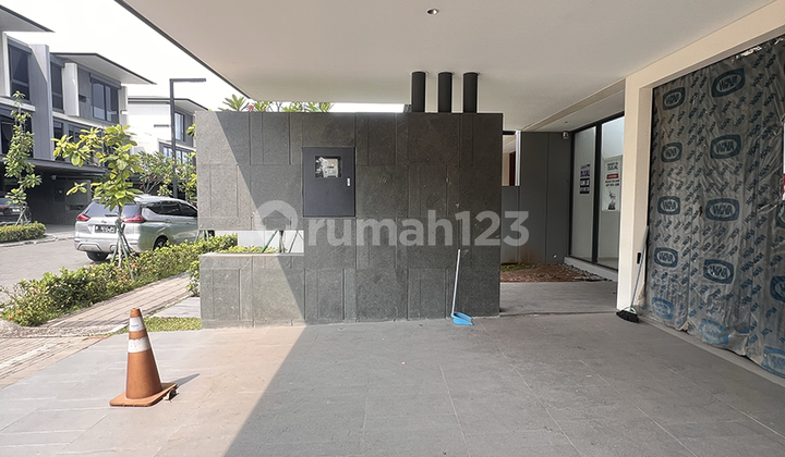 Rumah, 3 Lantai, Siap Huni Clstr Lyndon Navapark di BSD City. Harga Nego 2