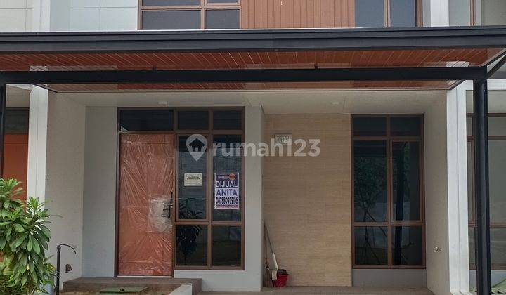 Rumah 2 lantai kondisi baru posisi di depan kampus Esa Unggul Citra Raya 1