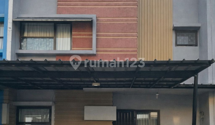 Jual Rumah Lokasi Strategis di Greenwoods Pamulang