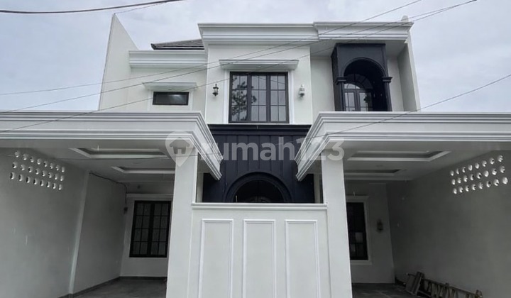 Selling 2-Story House in Strategic Location at Nusa Loka BSD, Close Access to Mall, Toll Road, Hospital, Rawa Buntu Station, Even Campus.