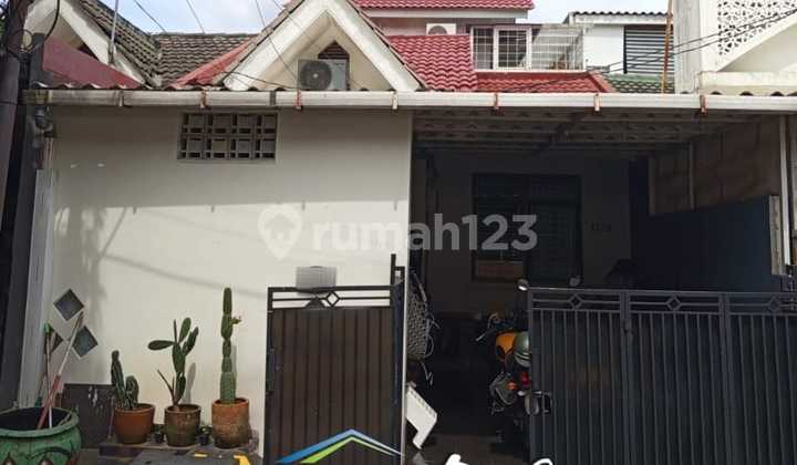 For Sale House in Kencana Loka Bsd