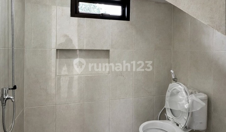 For Sale 2-Story House in Pondok Cabe Udik Pamulang, Close to Pamulang University Access, Hospital, and Mall 2