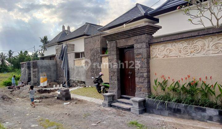Villa modern dekat obyek wisata dan pasilitas umum 3