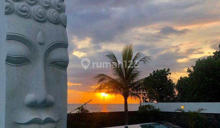 Villa modern los pantai di amed karangasem 11