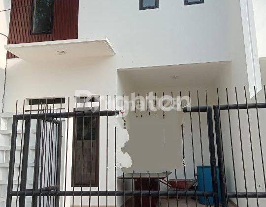 Rumah bangunan baru di  di Harapan indah Bekasi 1