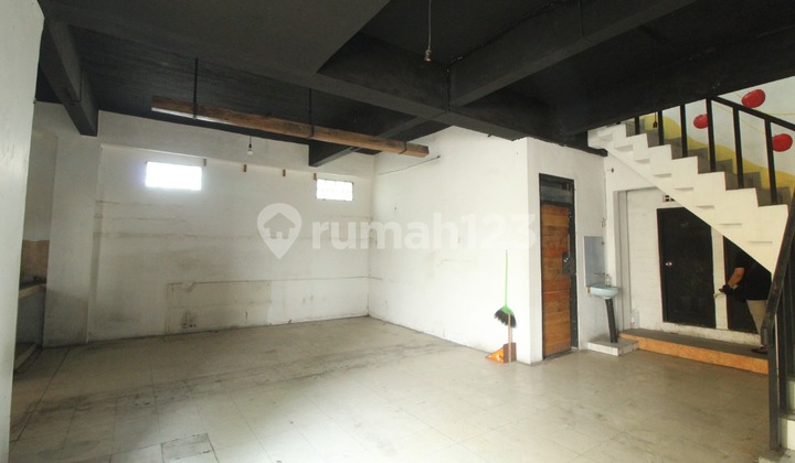 Ruang Usaha di Ringroad Utara, Sleman 181 m 4