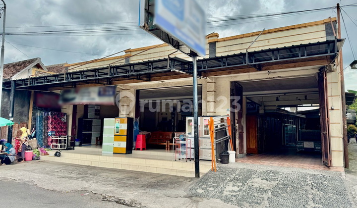 Toko Dan Rumah Lokasi Strategis Dekat Pasar Sleman Lama. 1