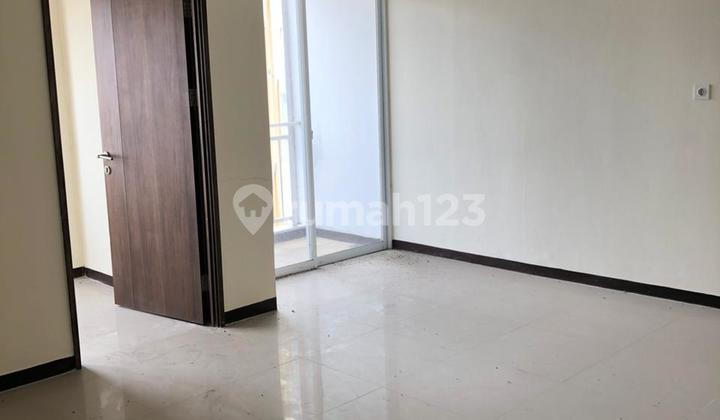 Ready-to-Occupy Apartment in a Very Strategic Location 2