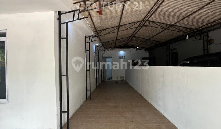 Rumah Luas Cocok untuk Hunian Keluarga Lokasi Gg Pelita Pegambira 2