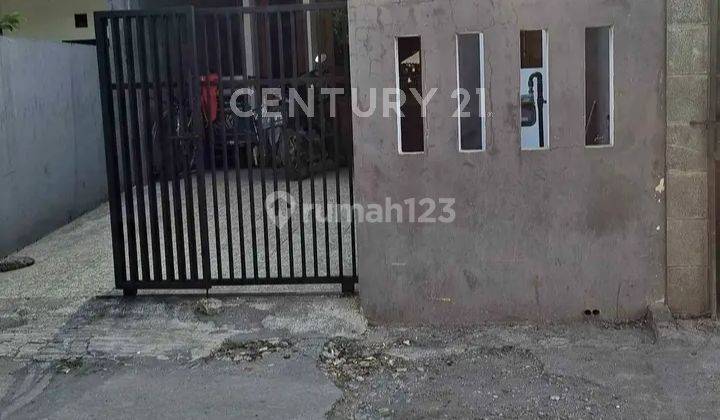 Rumah Sewa 2 Lantai Dekat Stasiun Kejaksan 1