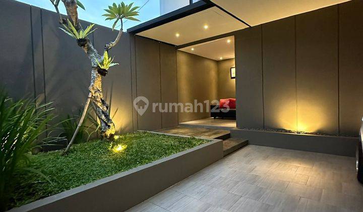 Rumah Mewah Minimalis Modern Dekat Uii  2