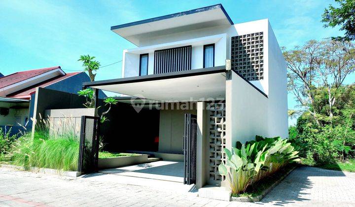 Rumah Mewah Minimalis Modern Dekat Uii  1