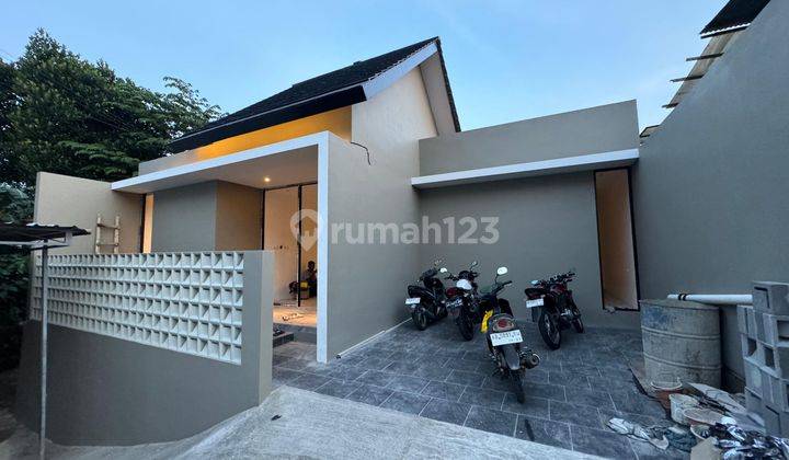 Rumah Mewah Minimalis Dekat UPN 1