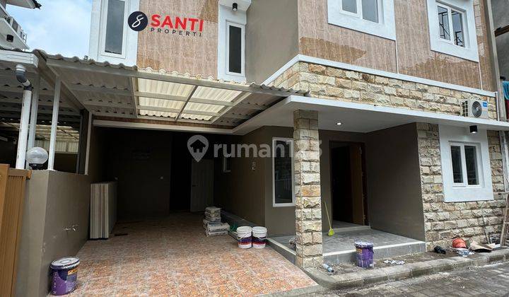 Rumah 2 Lantai Mewah Modern Dekat Kampus UII 1