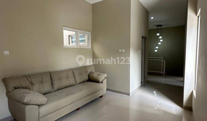 Rumah Mewah Minimalis Modern Dekat UII  2