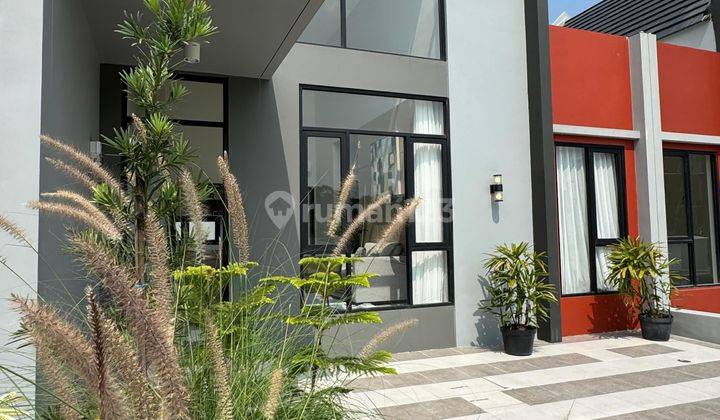 Rumah Mewah Minimalis Modern Dekat UII  1