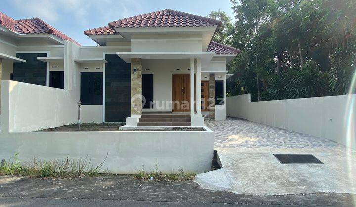 Rumah Cantik Minimalis Dekat UII  2