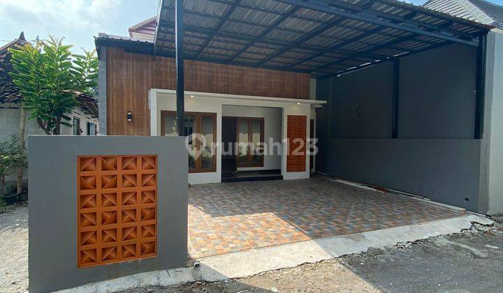 Rumah Cantik Minimalis Dekat UII  1