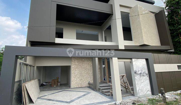 Rumah Mewah Minimalis Modern Dekat UII  1