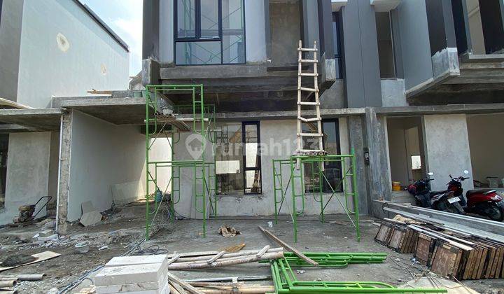 Rumah Mewah Minimalis Modern Dekat UII  1