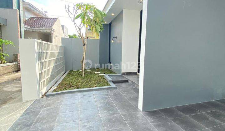 Rumah model Industrial Mewah Cantik di Sidomoyo  2