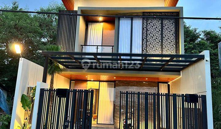 Rumah Mewah Cantik Fully Furnished di di Maguwoharjo  1