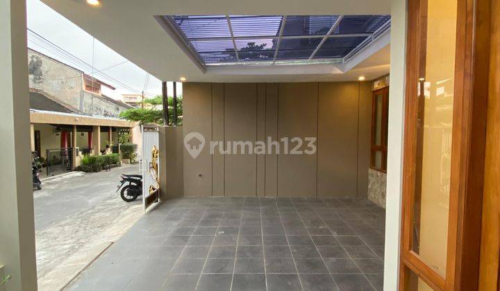 Rumah Mewah Minimalis Modern Dekat UII  2