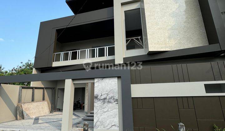 Rumah Mewah Minimalis Modern Dekat UII  1