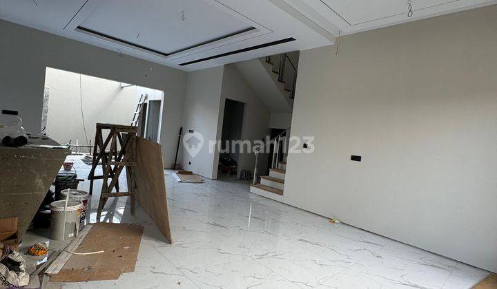 Rumah Mewah Minimalis Modern Dekat UII  2