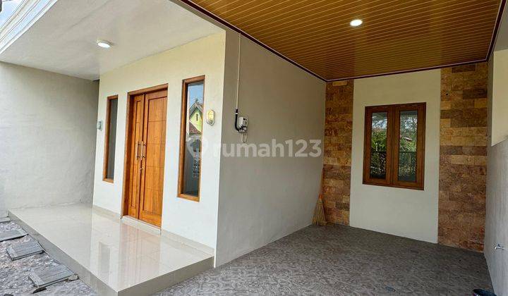 Rumah Mewah Minimalis Modern Dekat UII  2