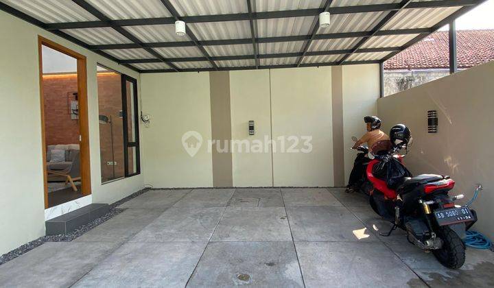 Rumah Mewah Minimalis Modern Dekat UGM  2