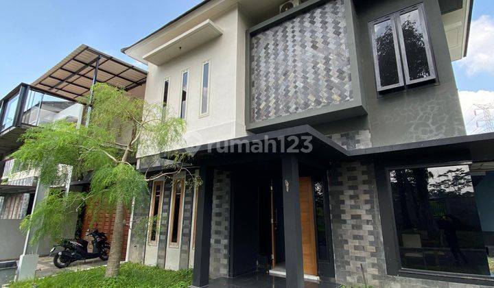 Rumah Mewah Minimalis Modern Dekat UII  1