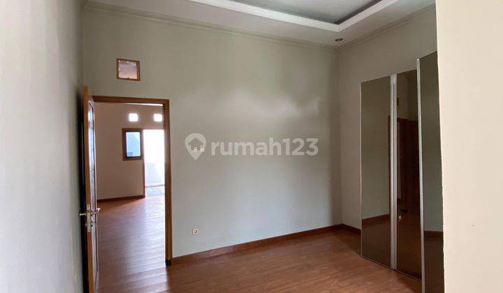 Rumah Mewah Minimalis Modern Dekat UII  2