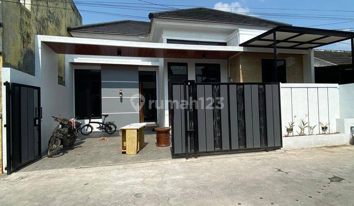 Rumah Mewah Minimalis Modern Dekat nasmoco  1