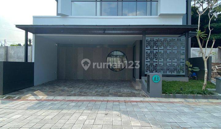 Rumah Mewah Minimalis Modern Dekat UTY 1