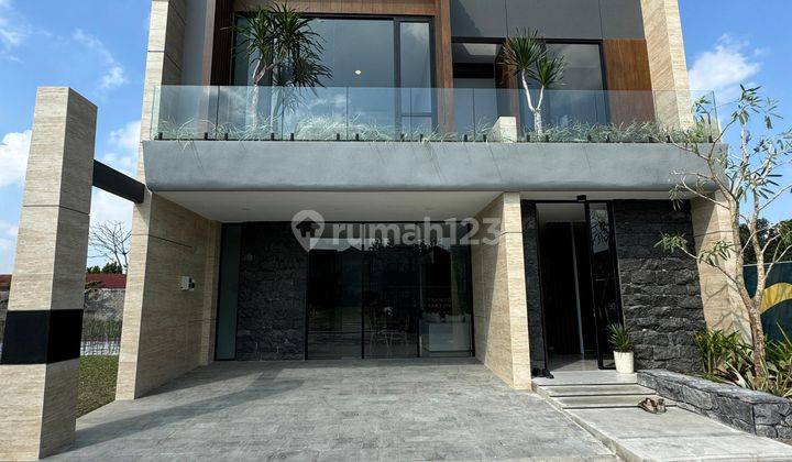 Rumah Mewah Minimalis Modern Dekat UGM  1