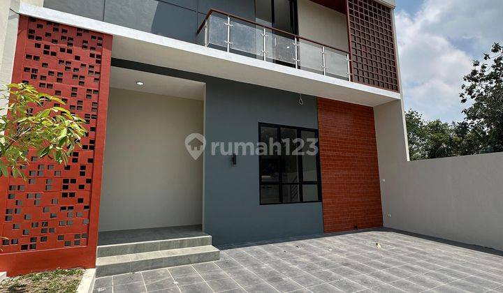 Rumah Mewah Minimalis Modern Dekat UII  2