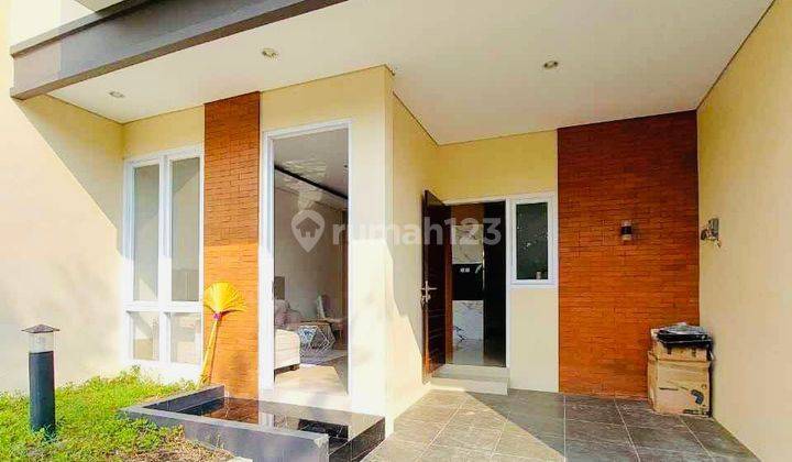 Rumah Cantik Minimalis Modern Dekat UAD  2